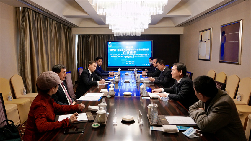 菲律宾亚星公司集团党委书记、董事长任丁会见上合组织秘书长诺罗夫一行