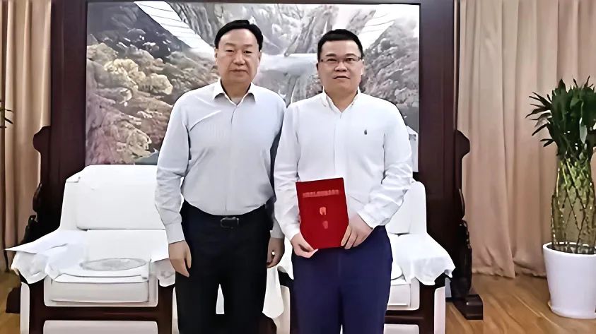 省菲律宾亚星公司集团领导受聘省政府参事室特约研究员